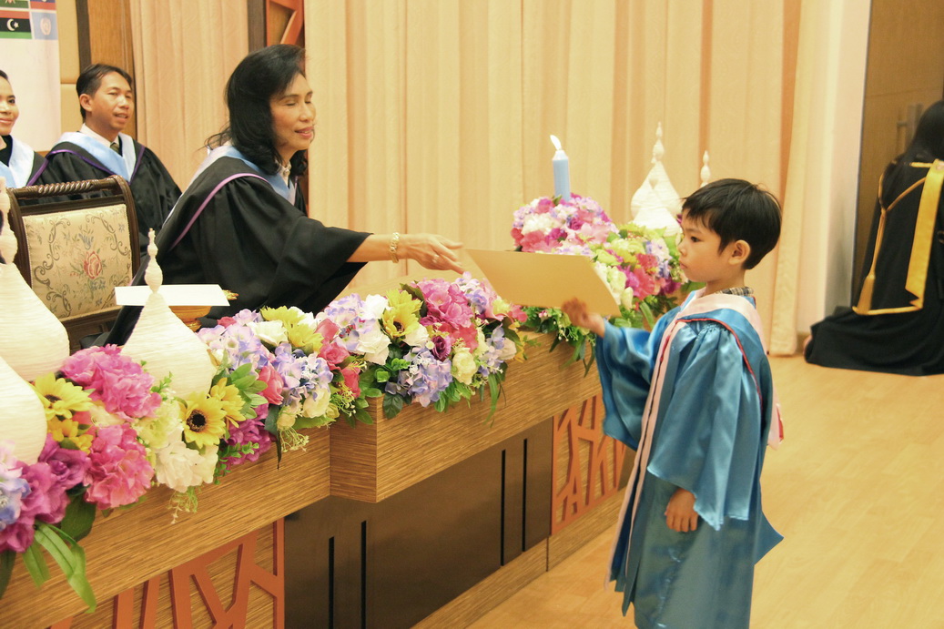 GraduatedAnubarn32013_052